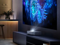 TV SCREENS / PROJECTION